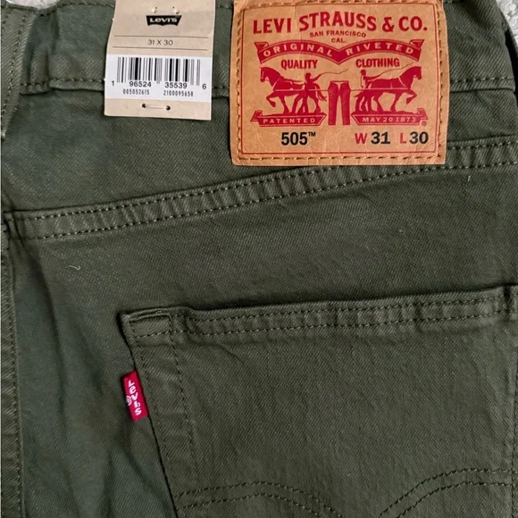 NWT: Men’s Green Levi Jeans - Picture 3 of 4